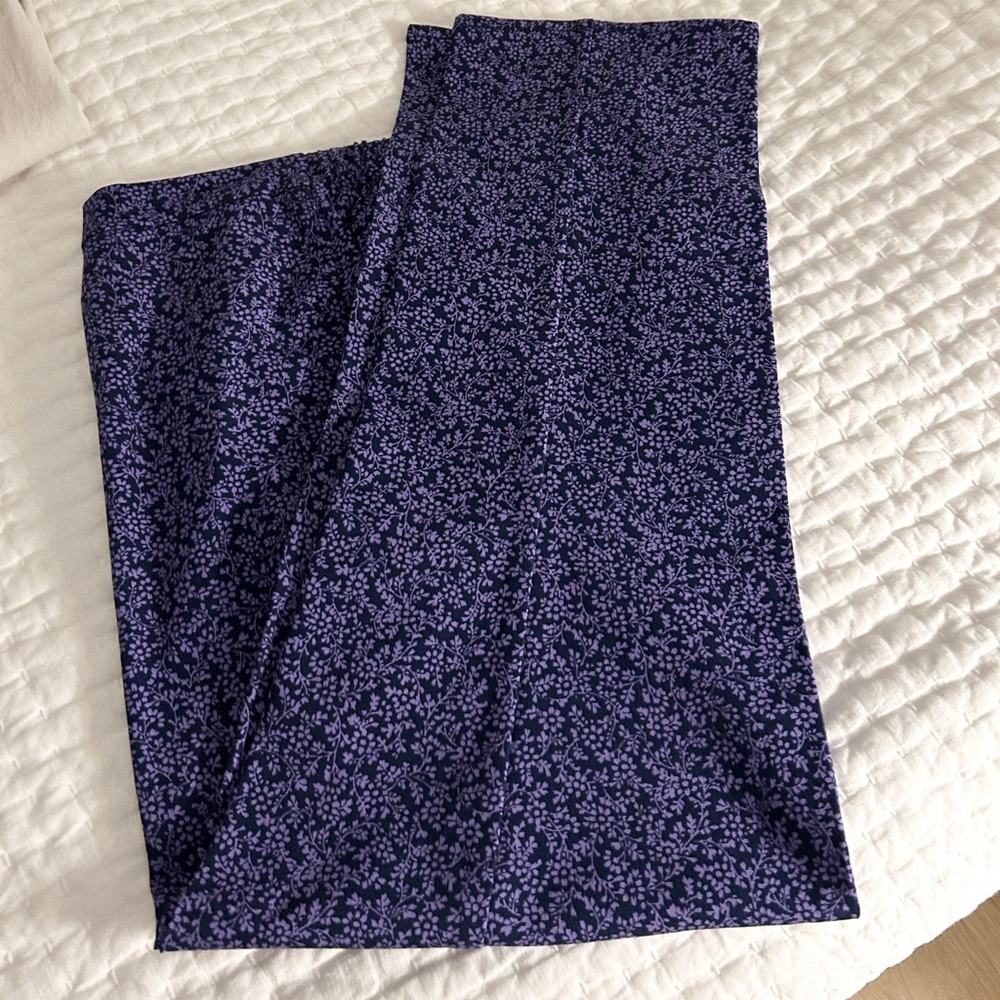 Isaac Mizrahi  Floral Navy & Lavender Print Pants. NWOT